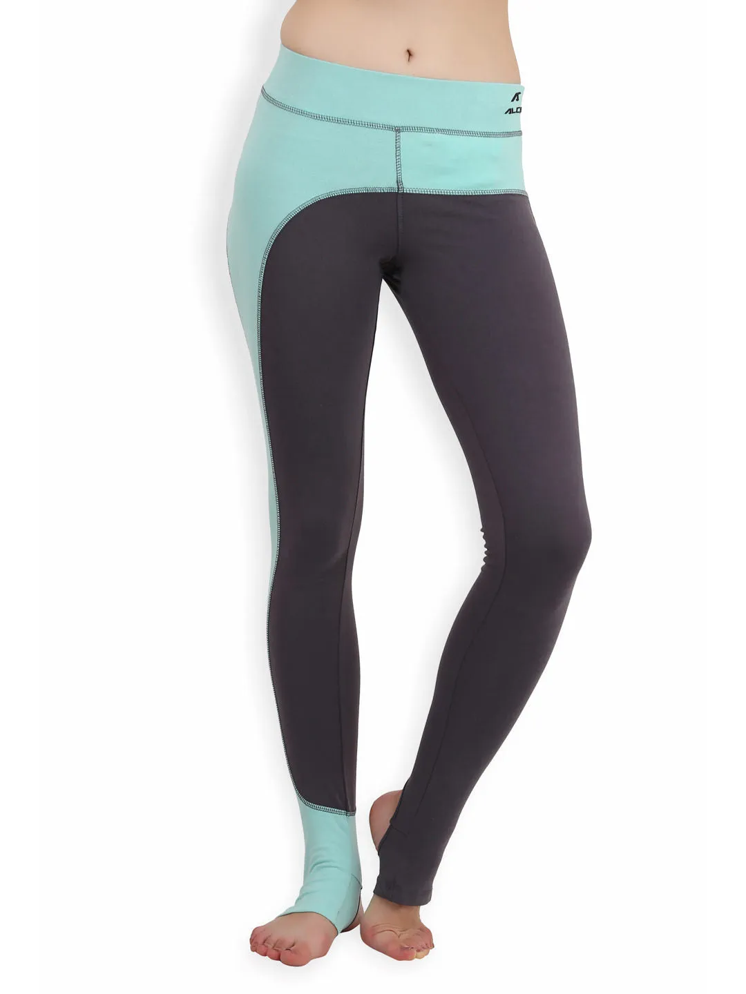 Alcis Women Green Solid Legging