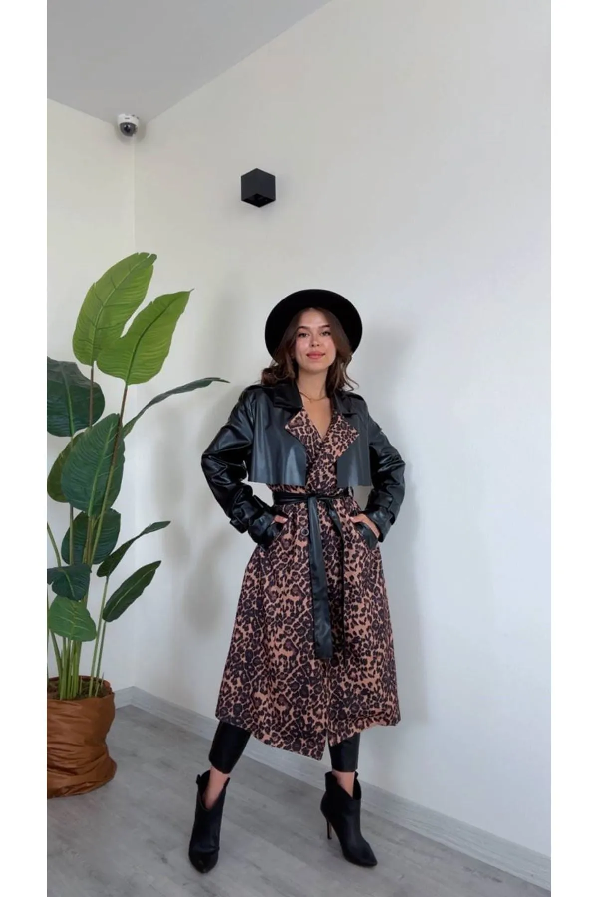 MXM Women CHIC TRENCH COAT WITH LEOPARD PATTERN AND STYLISH LEATHER DETAILS - Provo