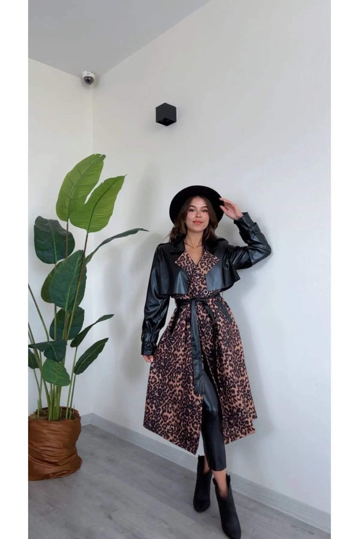 MXM Women CHIC TRENCH COAT WITH LEOPARD PATTERN AND STYLISH LEATHER DETAILS - Provo