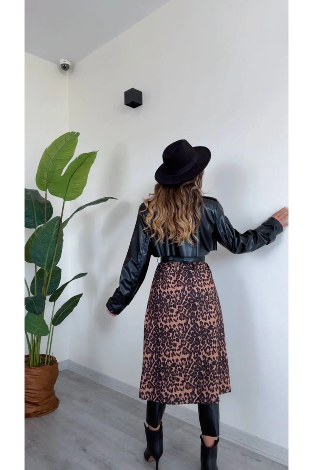 MXM Women CHIC TRENCH COAT WITH LEOPARD PATTERN AND STYLISH LEATHER DETAILS - Provo