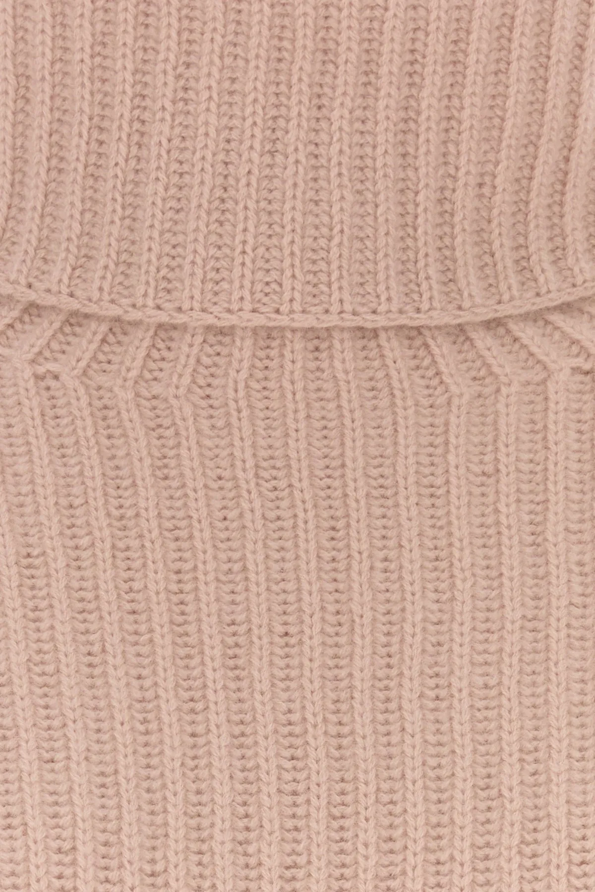 Pink cashmere Lisbon sweater