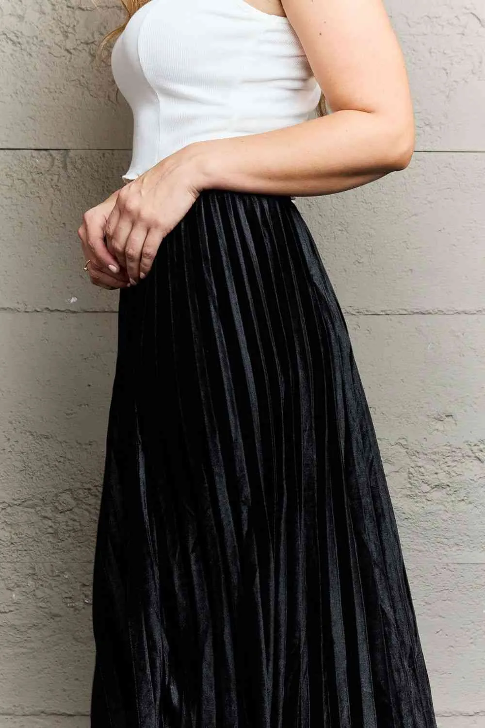 PRE-ORDER: Pleated Flowy Midi Skirt