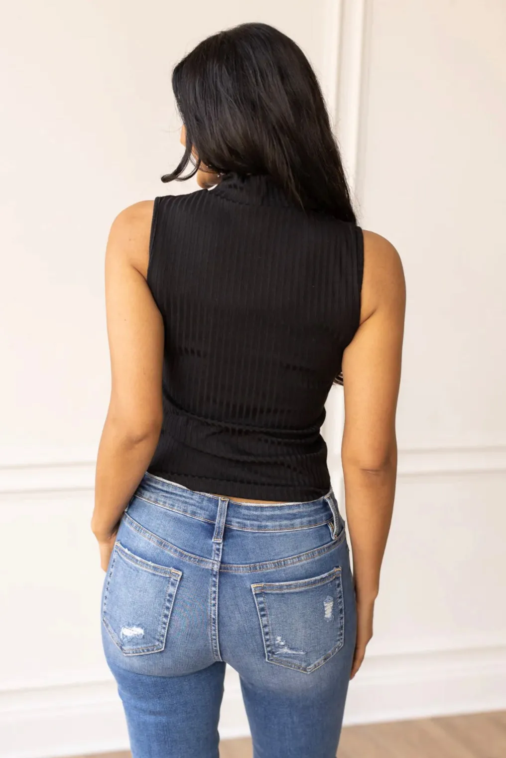 The Portia Sleeveless Turtleneck