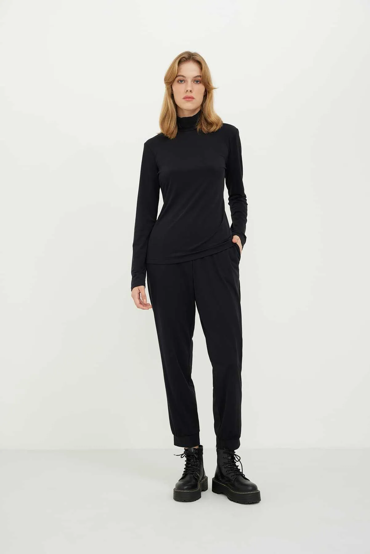 Turtleneck Knitted Blouse Black