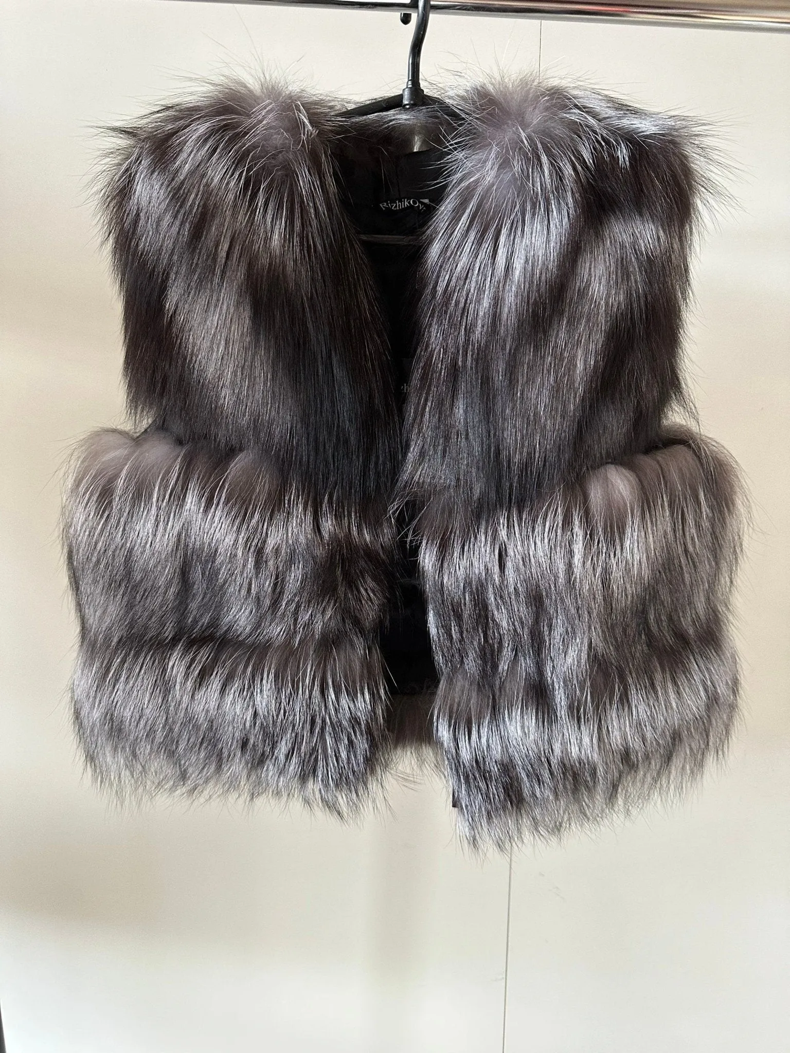 Women vest silver fox fur and leather